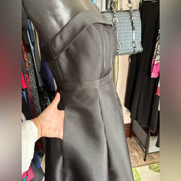 Calvin Klein Formal Black Shiny Strapless Mini Full Pockets EUC - Picture 5 of 15